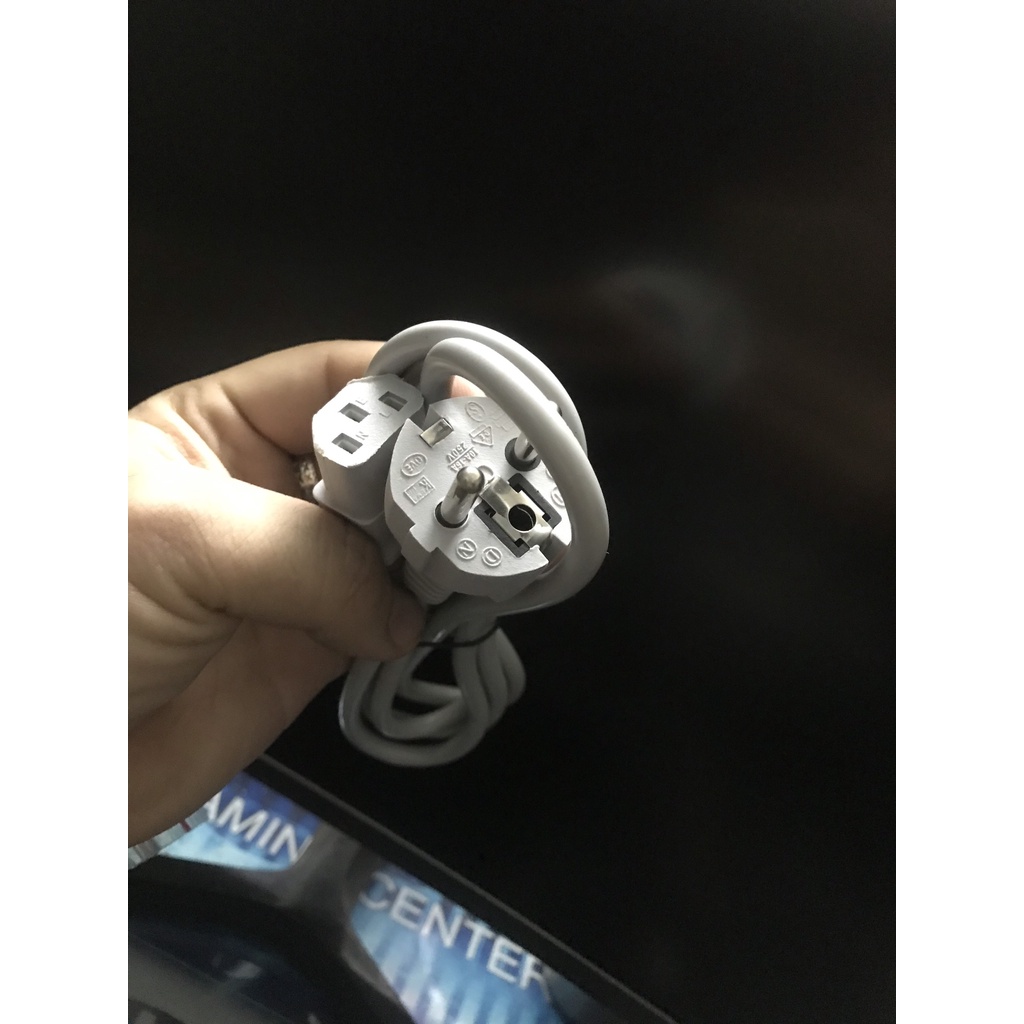 Dây nguồn chuẩn kèm bộ máy tính