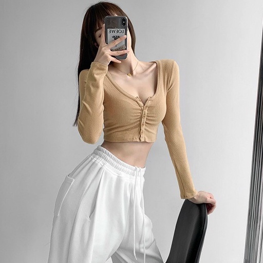 Áo croptop nữ tay dài - áo thun croptop ôm phối nút cá tính chất thun gân dày đẹp - AO104 | BigBuy360 - bigbuy360.vn