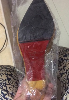 Giày sục đế nhọn đính đá.