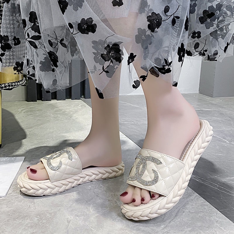 Dép Sandal Đế Xuồng Thời Trang Mùa Hè Dễ Phối Đồ