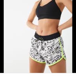 Quần shorts thể thao f21 xuất xịn
