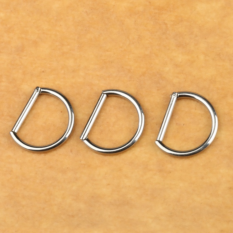 Bản Lề Phân Đoạn Nhẫn Trang Sức ASTM F136 Titan Cơ Thể Xuyên Trang Sức D Chữ Cái Hình Bạc Titan Tran