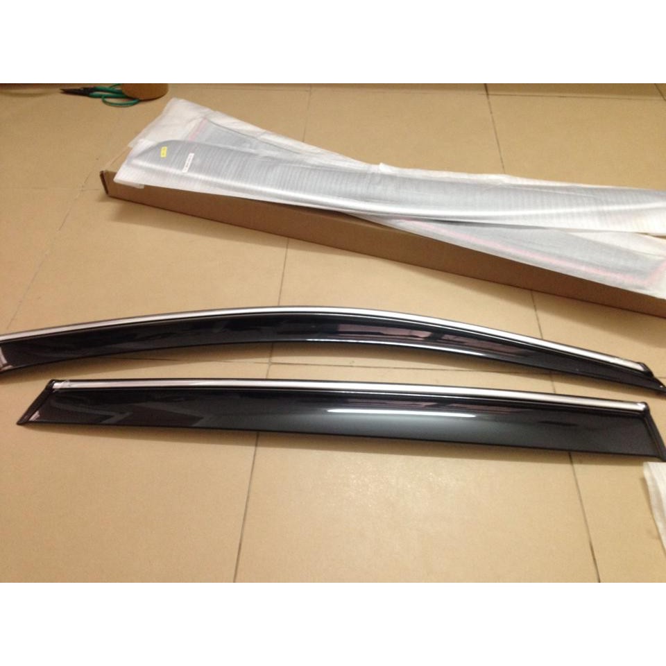 Vè che mưa chỉ mạ cao cấp Yaris 2014-2018