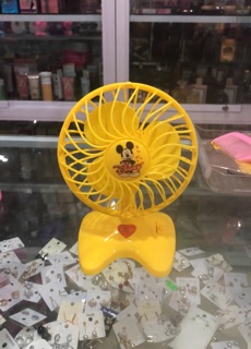 Quạt chạy pin con thỏ