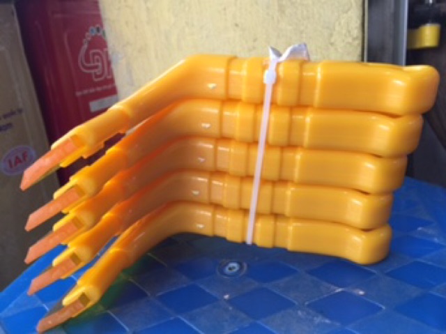 Gạt lau kính cầm tay