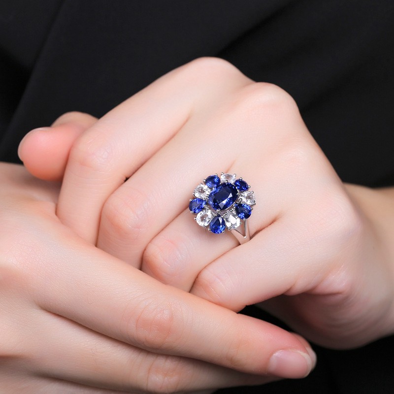 Nhẫn nữ đính đá sapphire thiết kế đẹp mắt sang trọng