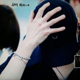 Vòng tay hạt chuỗi tròn SUGA BTS