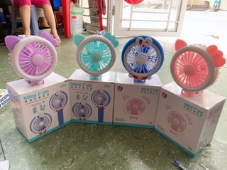 QUẠT MINI TÍCH ĐIỆN CẦM TAY