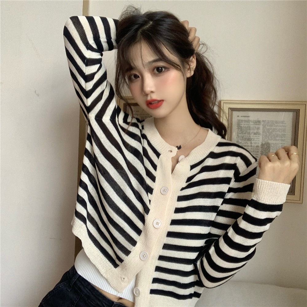 Áo Cardigan cổ tròn dáng rộng kẻ sọc xinh xắn theo phong cách hàn quốc