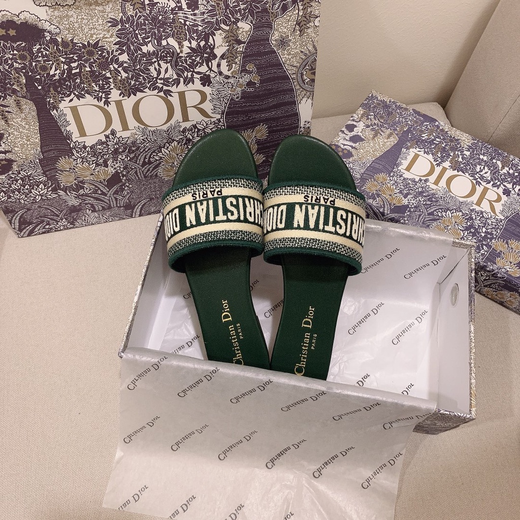 Xăng đan Nữ Đế Bệt Bằng Da Tổng Hợp Mới