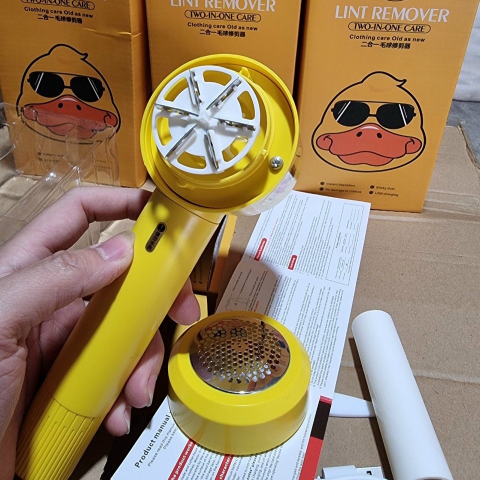 Máy cắt lông Xù 2 in 1 kiêm con Lăn làm sạch quần áo len dạ Sạc Pin tiện dụng