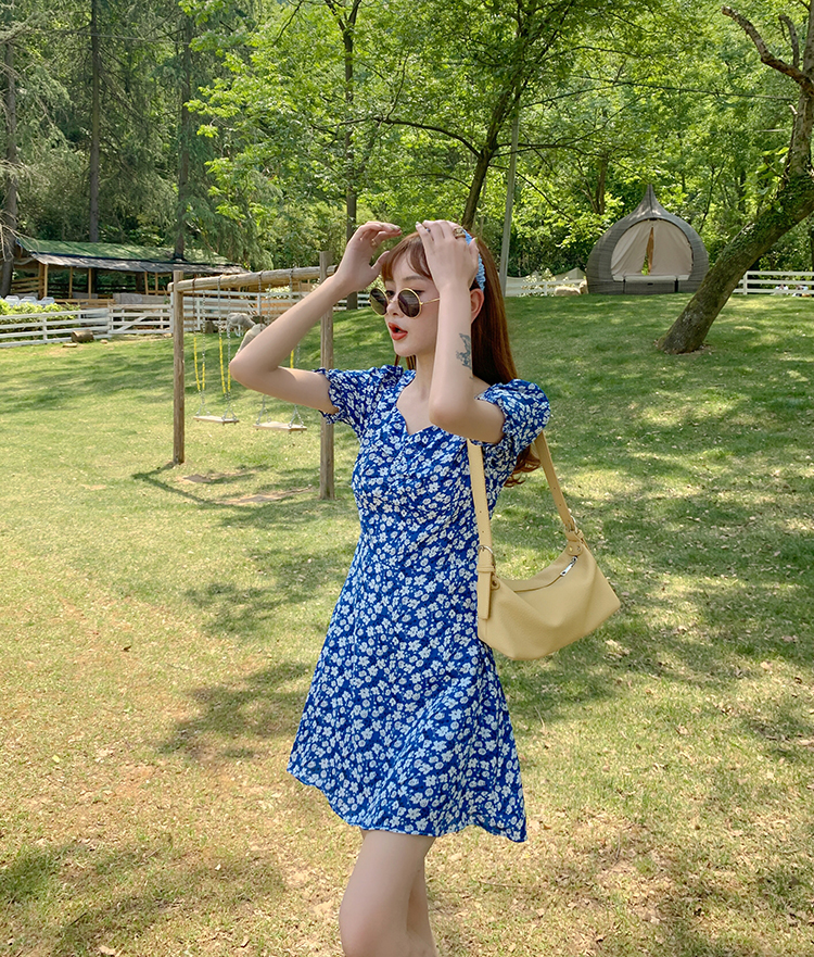 Váy midi dài 2021, đầm dài qua gố xòe hoa nhí cổ v đẹp màu đen thời trang hàn quốc | BigBuy360 - bigbuy360.vn