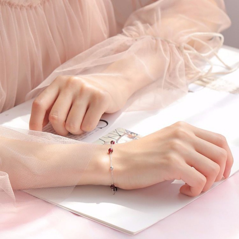 Lắc tay dây xích hạt bi kết hợp charm đá hạt lựu đỏ hồng thiết kế đơn giản cho nữ bạc ý s925 - Bảo Ngọc Jewelry L2538