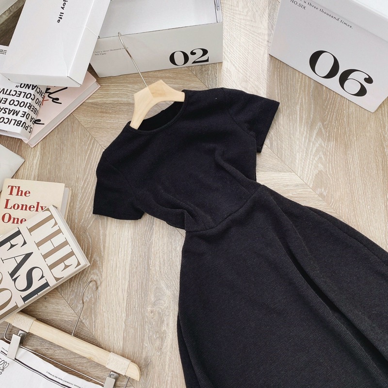 ĐẦM MIDI ĐEN XOÈ CUT OUT LƯNG TAY NGẮN