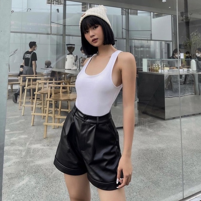 Quần short nữ da CHICMONKI xắn lai màu đen năng động, quần đùi nữ chất liệu da mềm LEATHER SHORTS CMT721