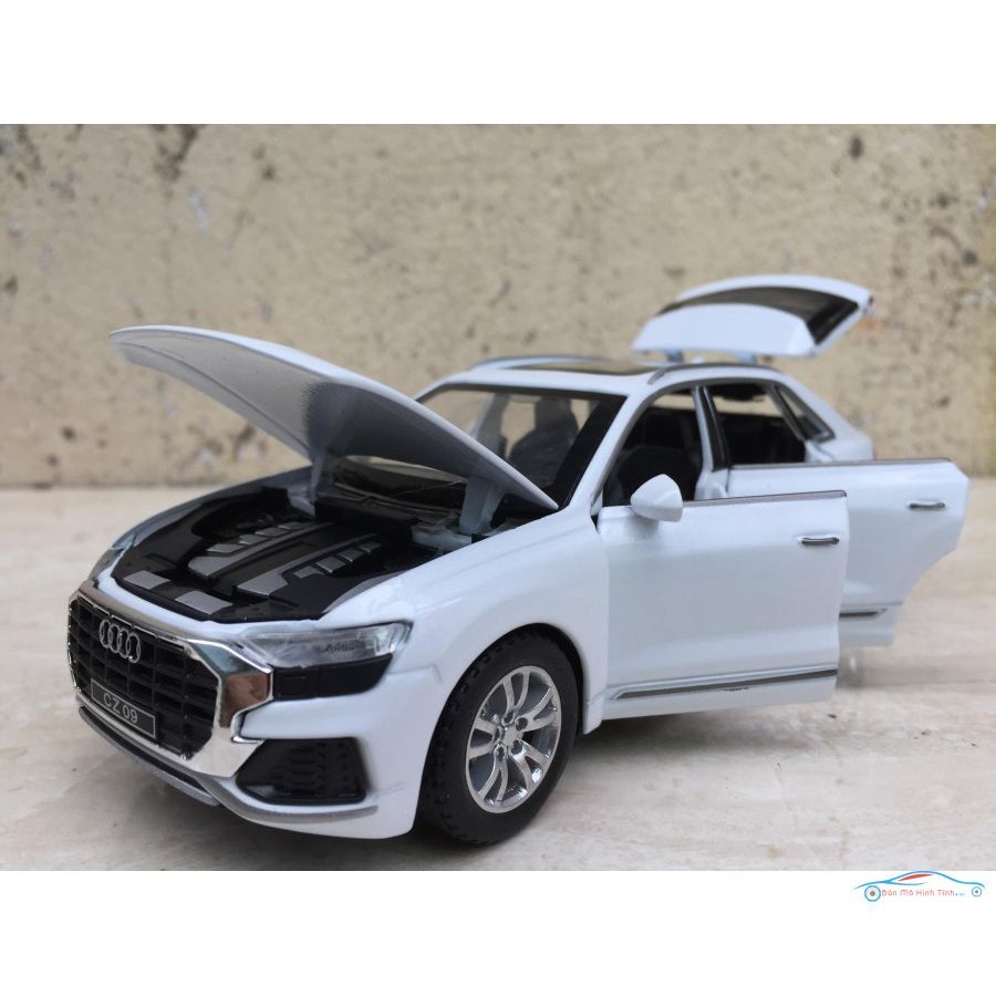 Mô hình xe Ô TÔ AUDI Q8 tỷ lệ:1:32