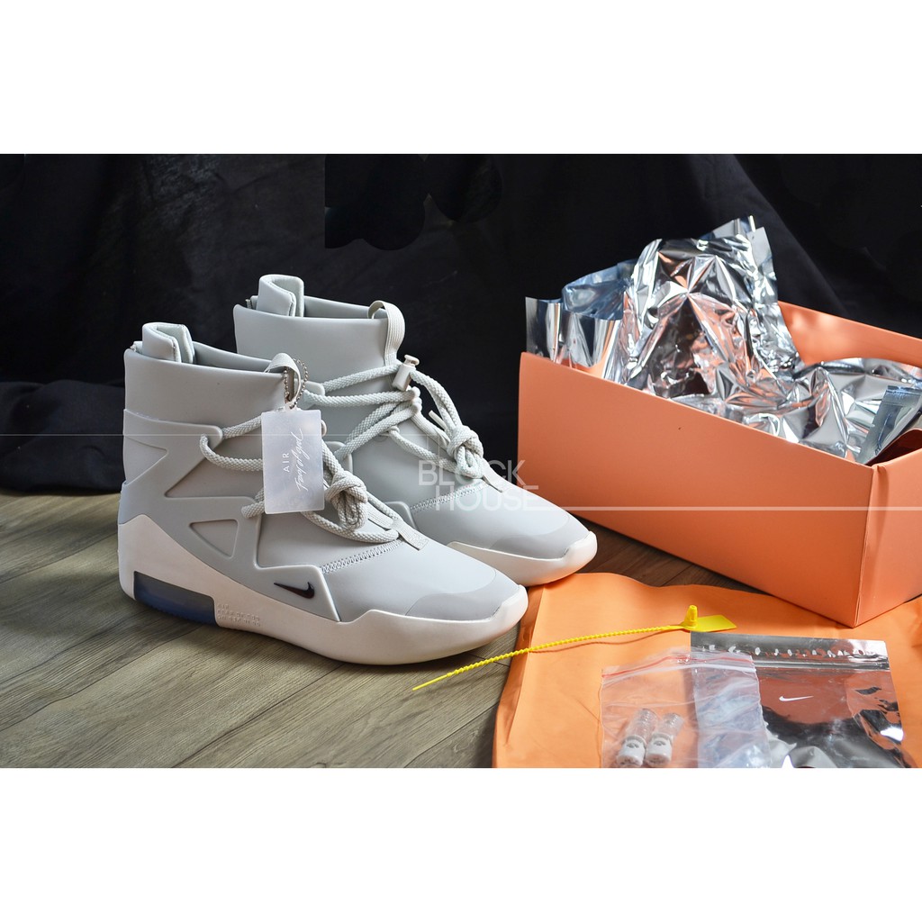 [The Blockhouse] GIÀY N AIR x FEAR OF GOD 1 LIGHT BONE 1:1 (nai ki FOG trắng xám bản 1:1 full phụ kiện) | BigBuy360 - bigbuy360.vn