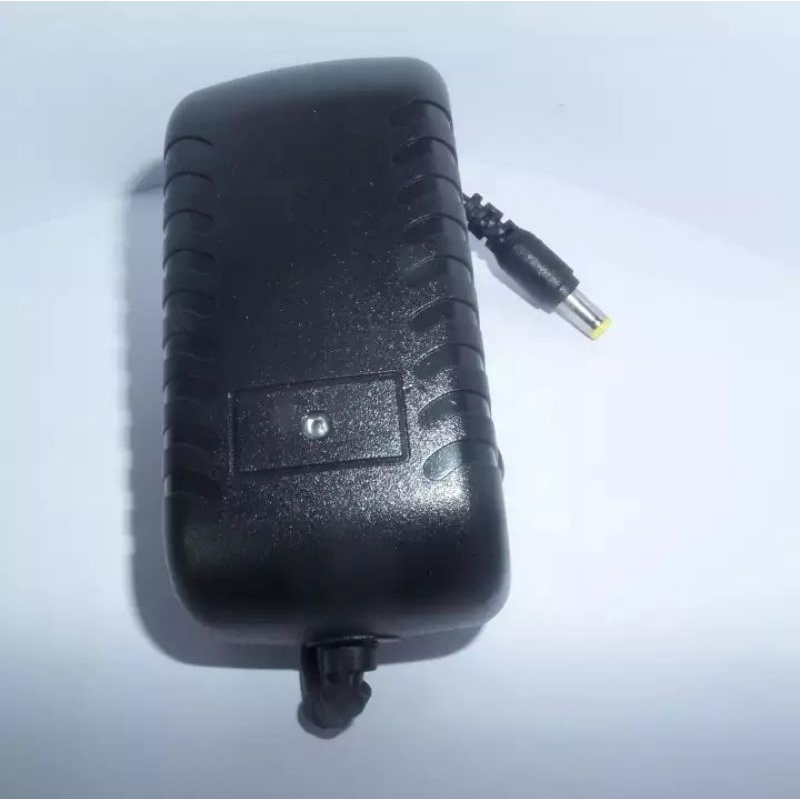 PIN MAKITA 14.4V - DUNG LƯỢNG 4AH - Cổng Sạc 5.5*2.5mm