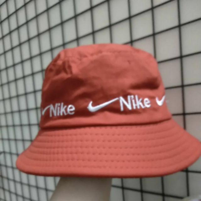Nón bucket in viền Chữ V