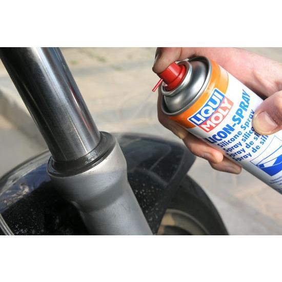 Chai xịt silicon bôi trơn bảo dưỡng cao su, nhựa Liqui Moly Silicon-Spray 3310 300ml