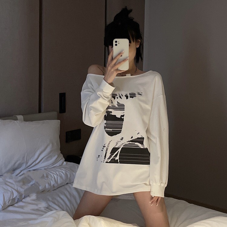 Áo thun lệch thời trang phong cách oversize cá tính