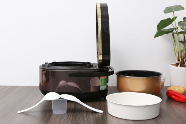 Nồi cơm điện cao tần Kangaroo 1.8 lít KG599N MỚI 100% chính hãng bh 12 tháng