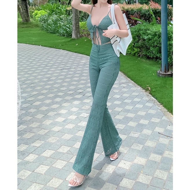 𝐀̉𝐧𝐡 𝐭𝐡𝐚̣̂𝐭 -một Quần loe dài ren  có lót siêu sexy tôn  dáng lưng cao nhiều màu Yn