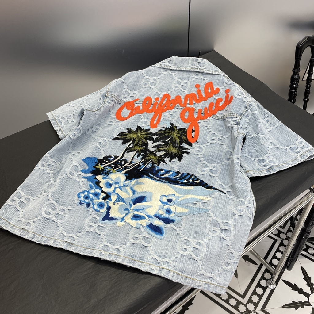 Áo khoác denim nữ ngắn tay thời trang cao cấp Gucci GC họa tiết dập nổi