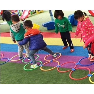 Bộ vòng nhẩy lò còn tập thể dục cho bé