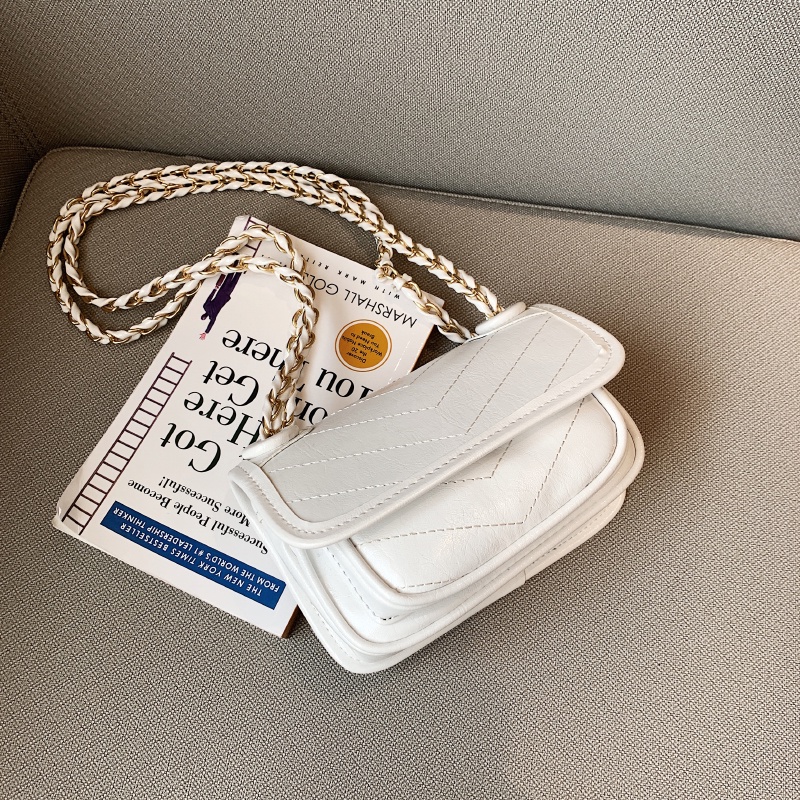 Túi Xách Đính Đá Phối Dây Xích Dễ Phối Đồ Thời Trang