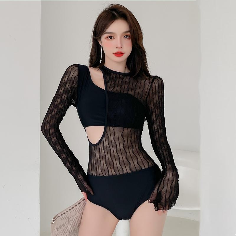 Bộ Đồ Bơi Một Mảnh Tay Dài Phối Ren Màu Đen Phong Cách Hàn Quốc Quyến Rũ Cho Nữ