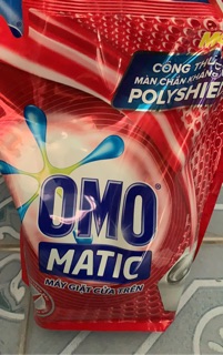 Nước giặt OMO Matic
