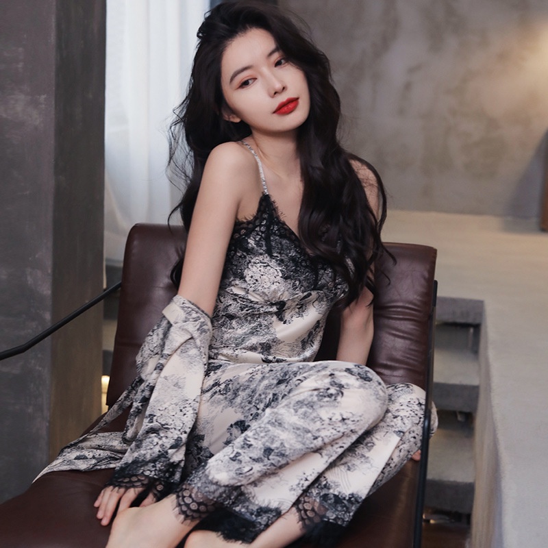 Bộ Đồ Ngủ 3 Món Tay Dài Vải Lụa Phối Ren Thời Trang Quyến Rũ Cho Nữ