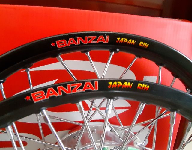 Bánh căm WINNER niềng nhôm BANZAI thái 1.4va 1.6 đã rút căm sẵn như hình