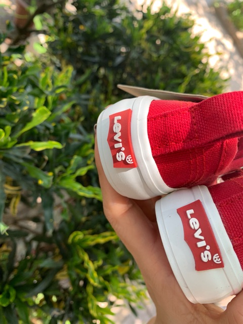Giày bé Levi