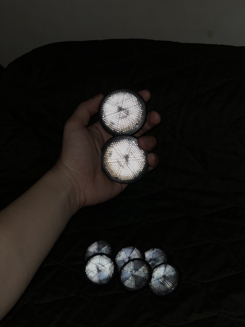 Mắt mèo phản quang màu trắng