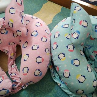 Thanh lý 2 gối chữ C chống trào ngược cho bé sinh đôi