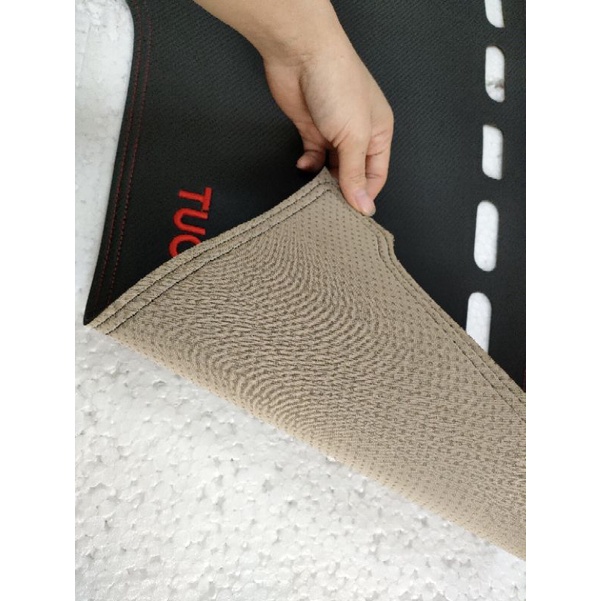 Thảm taplo da carbon HYUNDAI TUCSON 2022 , 2023 , chống nóng tốt, chống trơn trượt, vừa khít theo xe