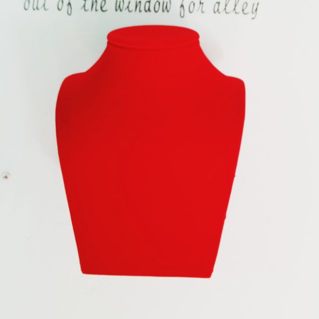 Manocanh vòng  cổ  màu  đỏ