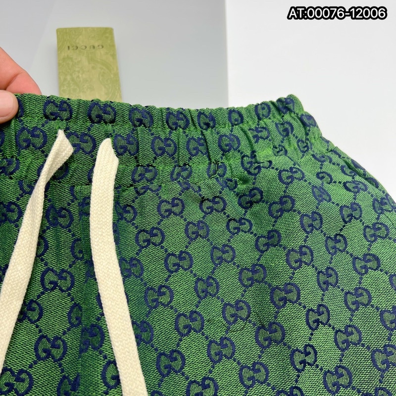 Quần Short Gucci logo Thêu màu xanh lá cực chất