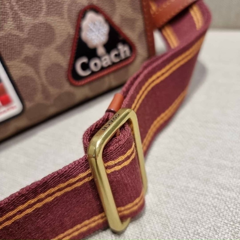 Túi xách nam Coach Field Tote whith Patches hoạ tiết trẻ trung