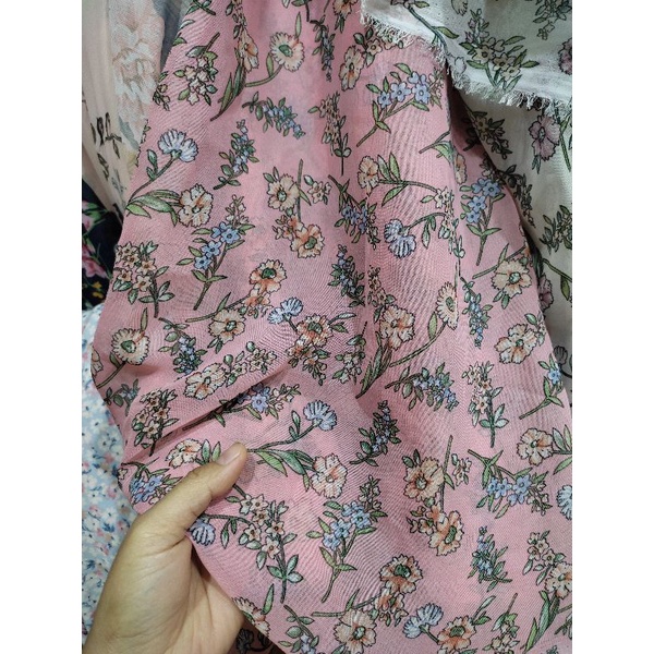 VẢI VON TƠ HOA NHÍ LÊN MAXI VÁY ĐẦM NHẸ MÁT