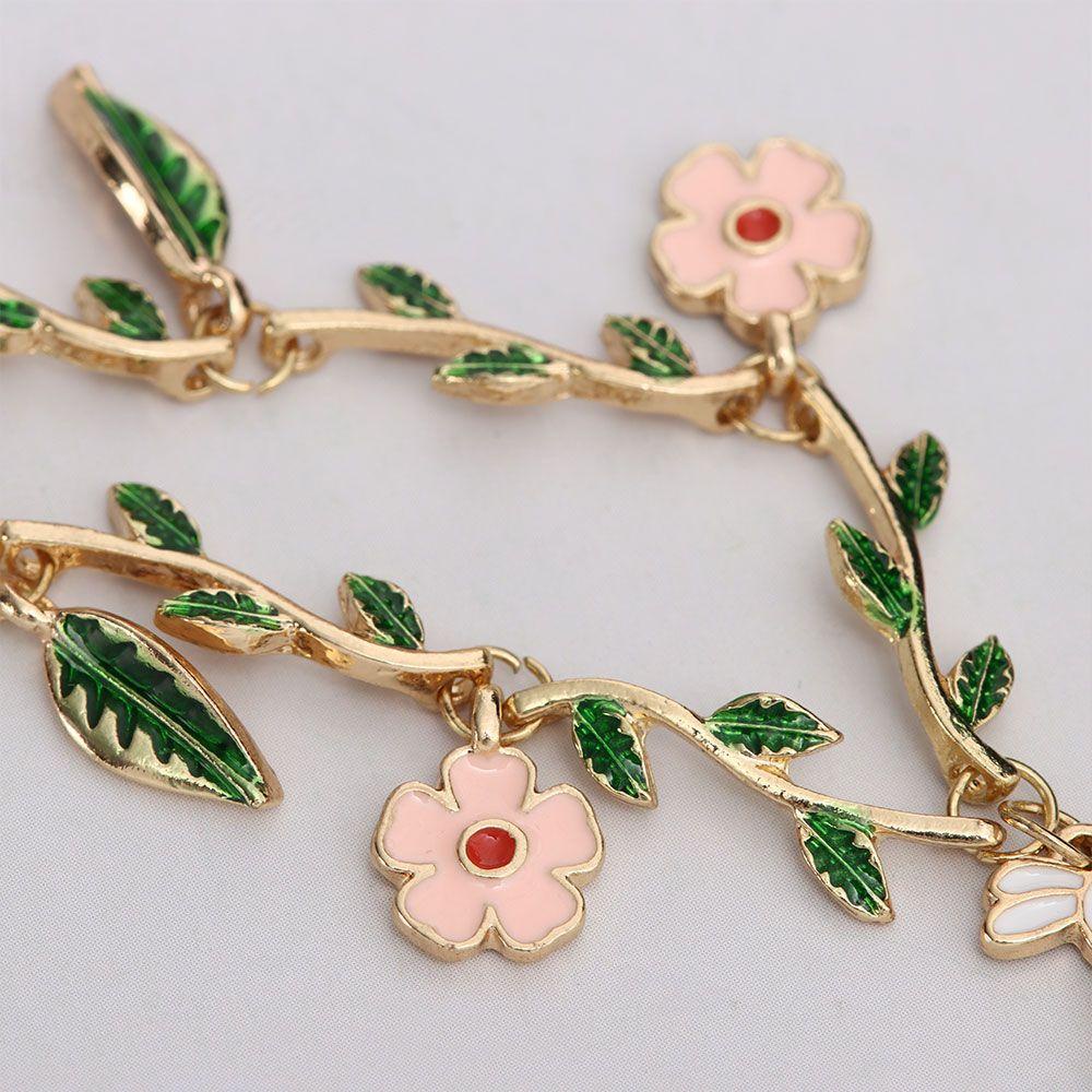 Vòng Tay Chuỗi Hạt Ngọc Trai Mặt Hình Thỏ Và Hoa Lá Dễ Thương Cho Nữ