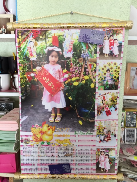 Lịch treo tường cao cấp in hình bé theo yêu cầu