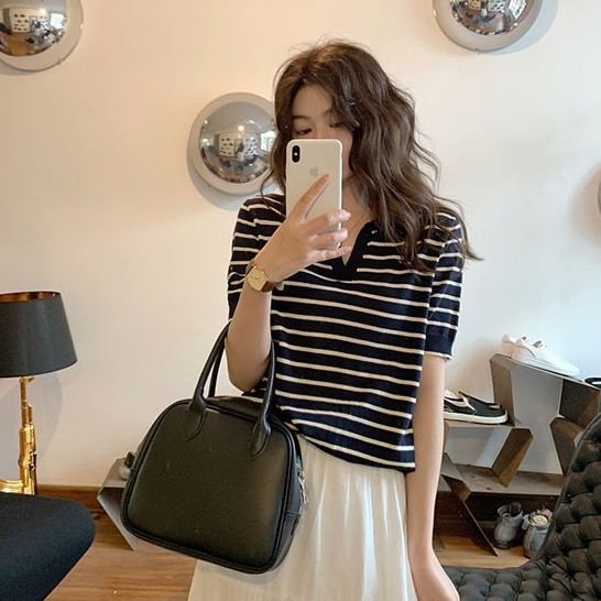 Áo Len Mong Cổ Đức Họa Tiết Kẻ Ngang - Áo Len Polo - Titto Closet