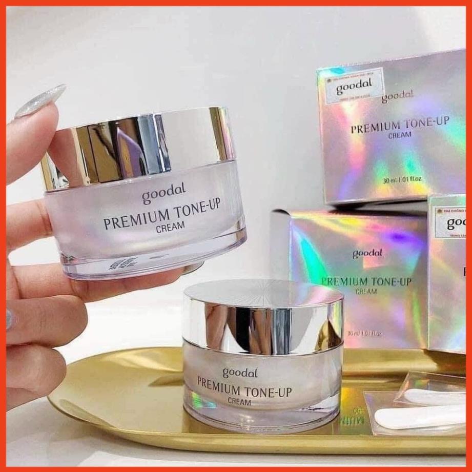 Kem Dưỡng Trắng Da Và Nâng Tone Da Tức Thì Goodal Premium Snail Tone-Up Cream