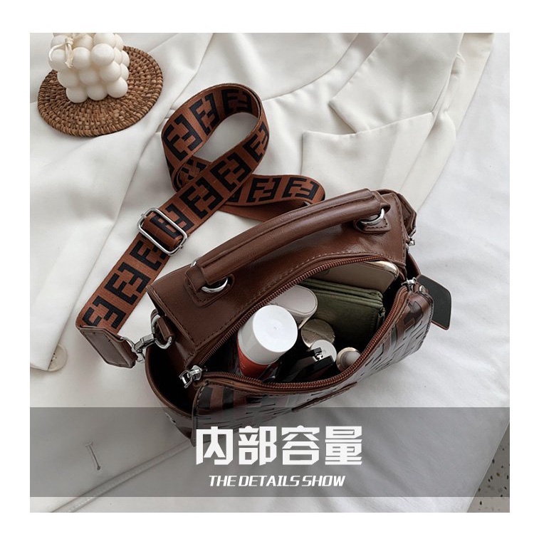 Túi đeo chéo da mềm cỡ lớn in chữ phong cách vintage thời trang cho nữ 2022