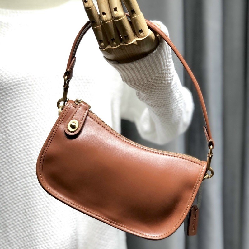 TÚI COACH SWINGER C2643