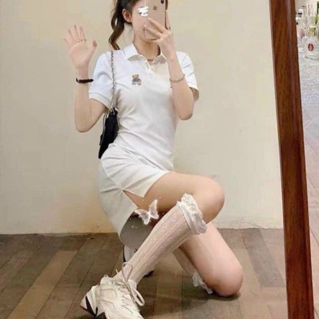 Đầm thêu gấu xẻ đùi 1 bên CC