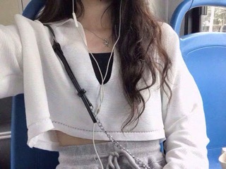 Áo croptop dài tay cổ V sâu deepcut